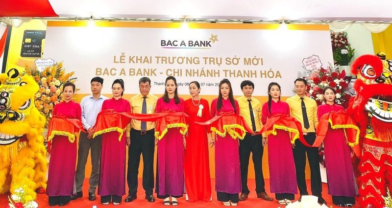 Bac A Bank khai trương trụ sở mới