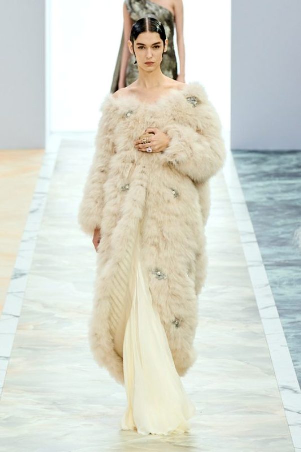 Fendi Couture Thu Đông 2023 7