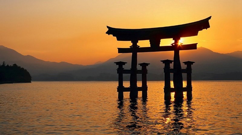 Ngôi đền Itsukushima trên mặt biển đẹp nhất Nhật Bản 10