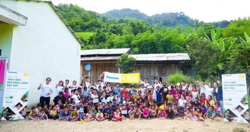 Panasonic cùng các bạn trẻ mang “ánh sáng” đến hơn 300 hộ gia đình khó khăn tại tỉnh Quảng Nam
