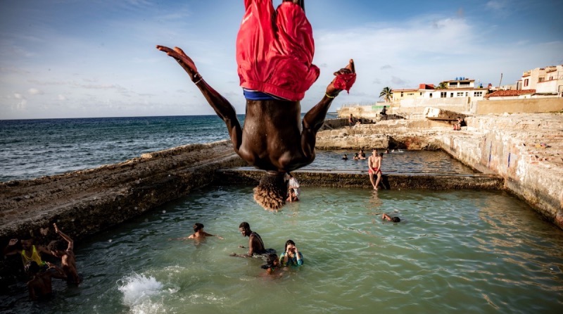 Vnmorningnews-Những bể bơi ven biển Cuba được xây từ nửa thế kỷ trước