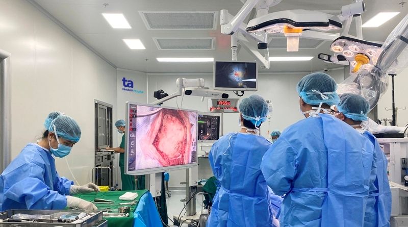Bệnh viện Tâm Anh phẫu thuật não tỉnh cho bệnh nhân xuất huyết não bằng robot AI 7