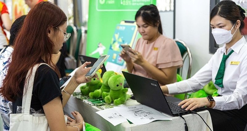 dai-hoc-giup-sinh-vien-vay-tien-dong-hoc-phi-lai-suat-do-truong-chi-tra-2