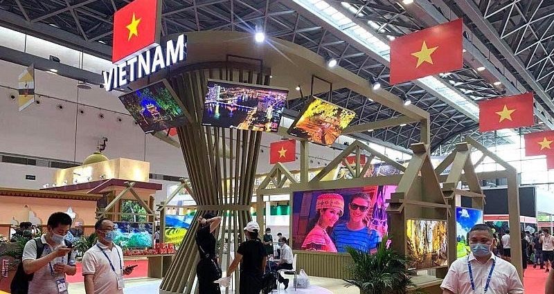 hoi-cho-caexpo-2023-quy-tu-hon-120-doanh-nghiep-viet-nam-1