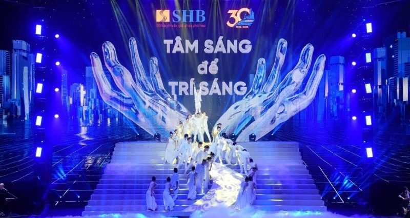 le-ky-niem-30-nam-thanh-lap-shb-toa-sang-cung-dan-sao-va-300-nghe-si-noi-bo-1