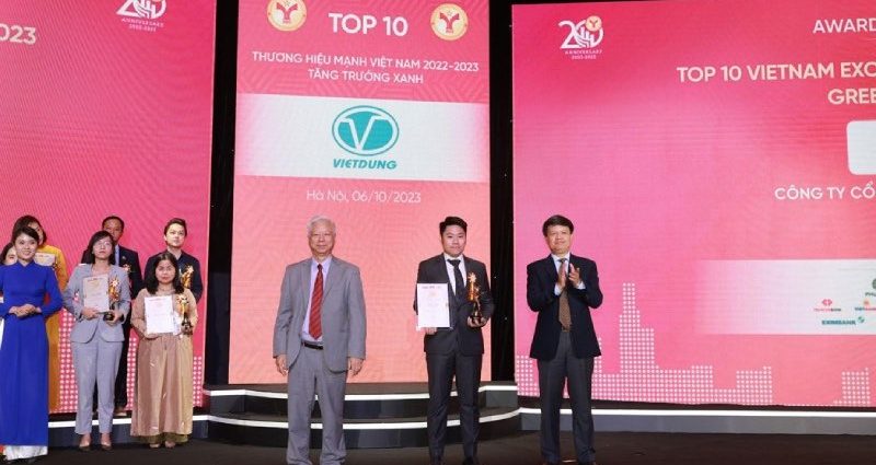 nhom-viet-dung-vao-top-10-thuong-hieu-manh-tang-truong-xanh-2