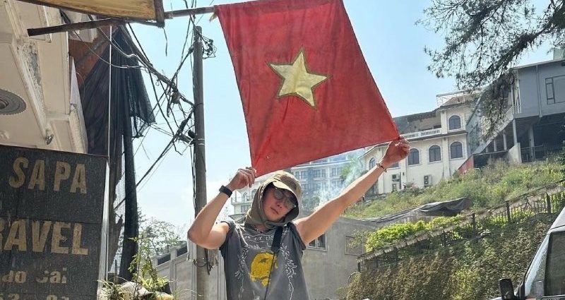 tai-tu-han-quoc-jung-il-woo-du-lich-sapa-gay-sot-dan-cu-mang-13