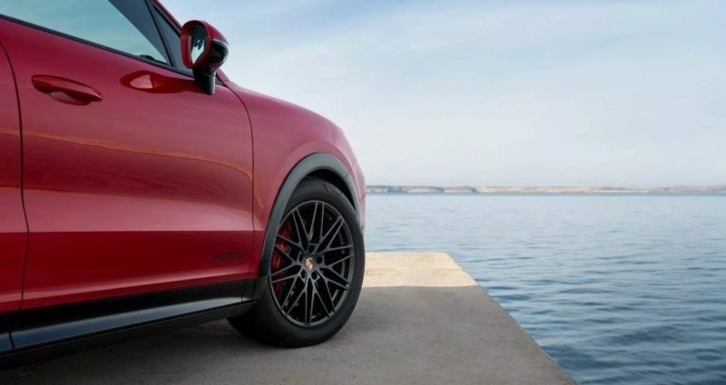 xe-the-thao-duc-porsche-cayenne-gts-ra-mat-voi-dong-co-v8-moi-8
