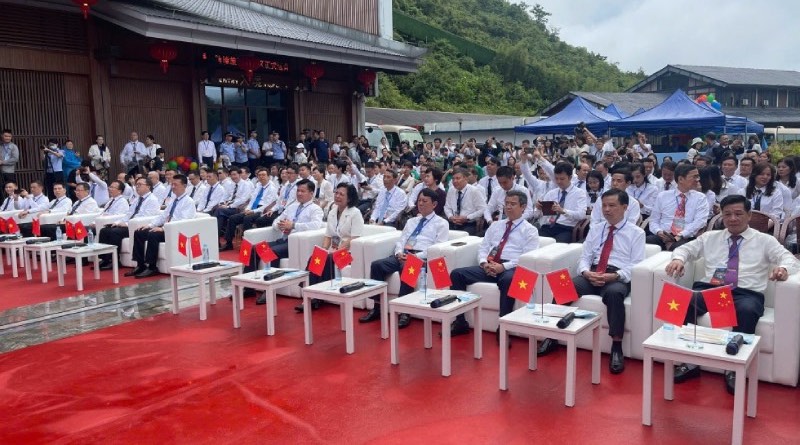 dai-bieu0tham-du-khu-canh-quan-thac-ban-gioc