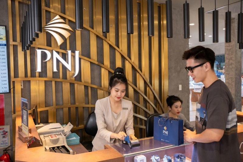 vinh-danh-cong-ty-co-phan-vang-bac-da-quy-phu-nhuan-pnj