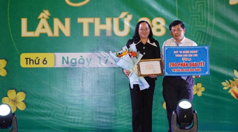 benh-vien-da-khoa-trung-uong-can-tho-to-chuc-chia-se-yeu-thuong-lan-8-ban-giam-doc