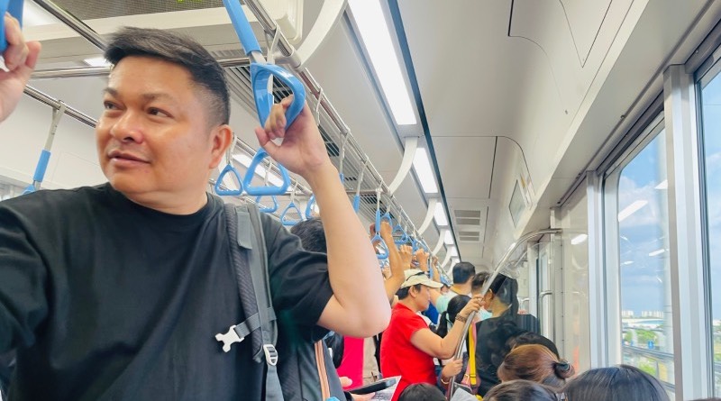 metro-ben-thanh-suoi-tien-cho-khach-xuyen-dem-giao-thua-trai-nghiem