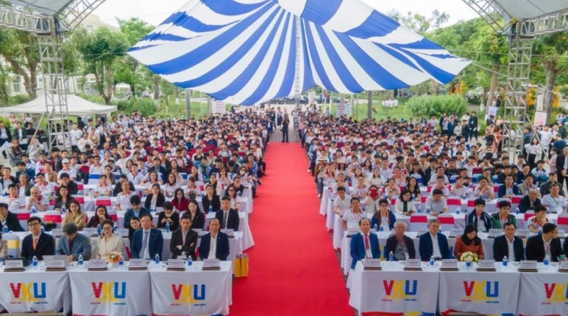 hanwha-life-tich-cuc-tai-tro-cuoc-thi-ve-cong-nghe-thong-tin-toan-canh-san-truong