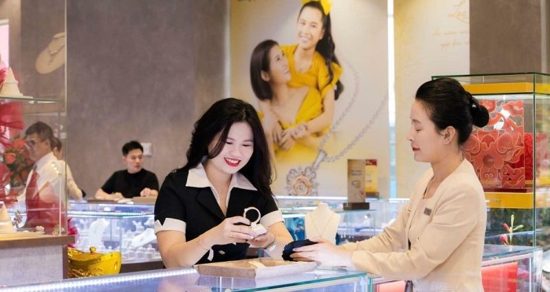 pnj-mo-mo-hinh-kinh-doanh-moi-mua-ban