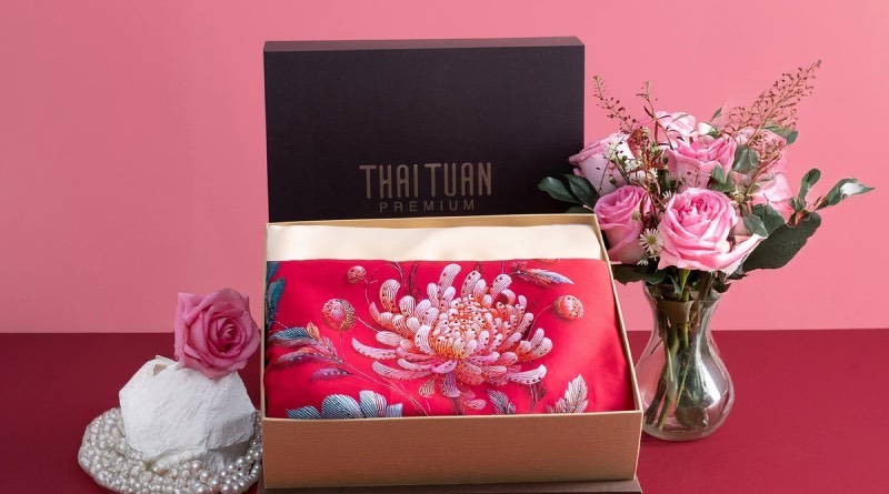 thai-tuan-goi-y-qua-tang-dip-8-3-vai-in