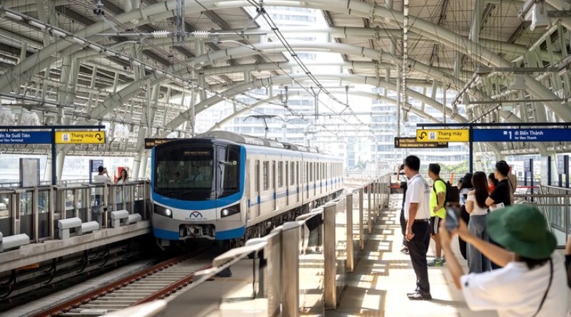 tuyen-metro-tp-hcm-lot-vao-top-100-diem-den-tuyet-voi-nhat-nam-2025-Ben-thanh-suoi-tien