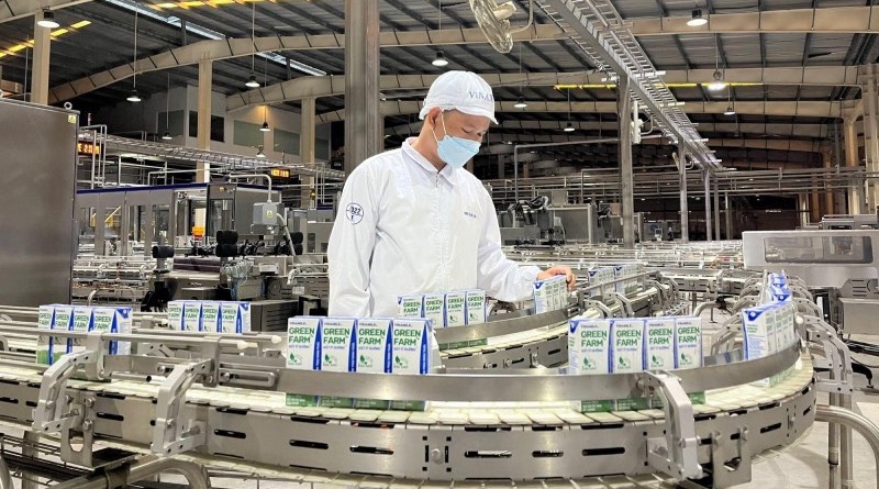 vinamilk-lan-dau-ap-dung-cong-nghe-dinh-duong-thong-minh-greenfarm