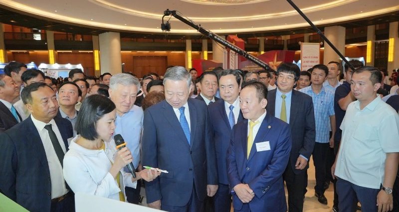 thien-long-chia-se-hanh-trinh-45-nam-tai-hoi-nghi-kinh-te-tu-nhan-toan-quoc-thumb