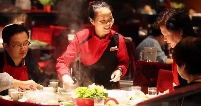 chuoi-lau-haidilao-thu-hon-6-ty-dong-moi-ngay-tai-viet-nam-thuc-khach