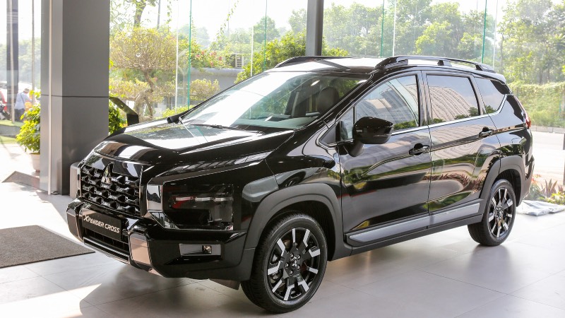 mitsubishi-xpander-cross-2025-nang-cap-vi-the-mpv-suv-do-thi-xe-den-2