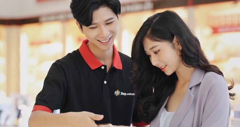 fpt-retail-khang-dinh-vi-the-ban-le-uy-tin-tai-viet-nam-9-nam-lien-gop-mat-top-10-iphone