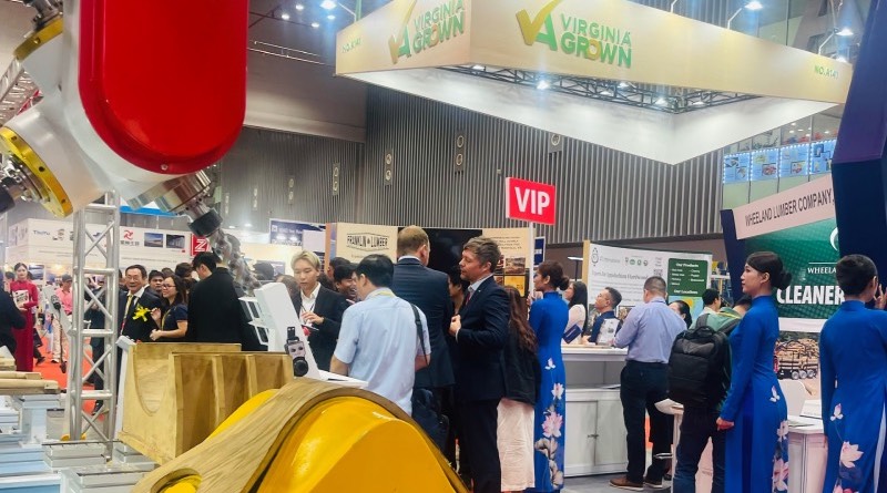 trien-lam-vietnamwood-2025-co-hoi-vang-cho-nganh-che-bien-go-viet-tham-quan