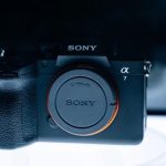 sony-alpha-7-v-tich-hop-ai-nang-chuan-may-anh-mirrorless-full-frame-thumb