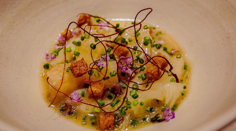 ciel-dining-o-dau-gia-bao-nhieu-am-thuc-fine-dinning