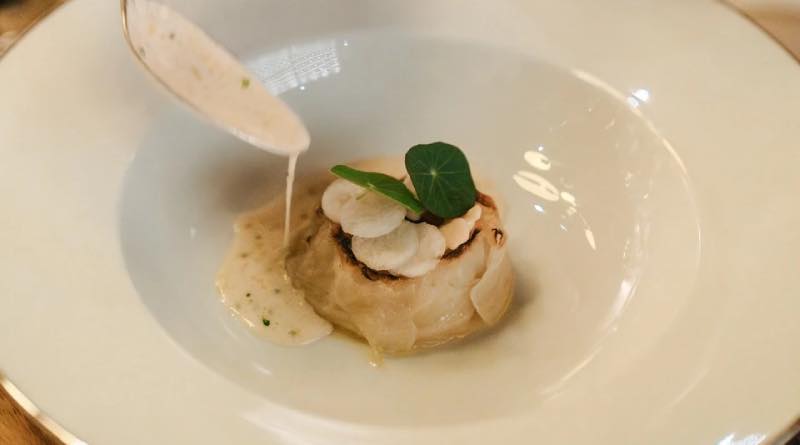 ciel-dining-o-dau-gia-bao-nhieu-tinh-hoa-am-thuc