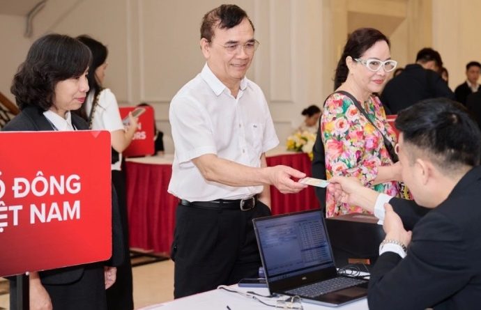 techcombank-tang-von-ngan-hang-tu-nhan-chack-in-co-dong