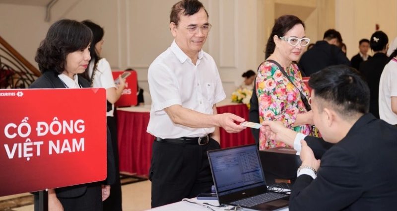 techcombank-tang-von-ngan-hang-tu-nhan-chack-in-co-dong