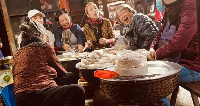 nem-cong-cha-phuong-du-lich-am-thuc-viet-nam-agoda-2026-banh-xeo-quang-binh