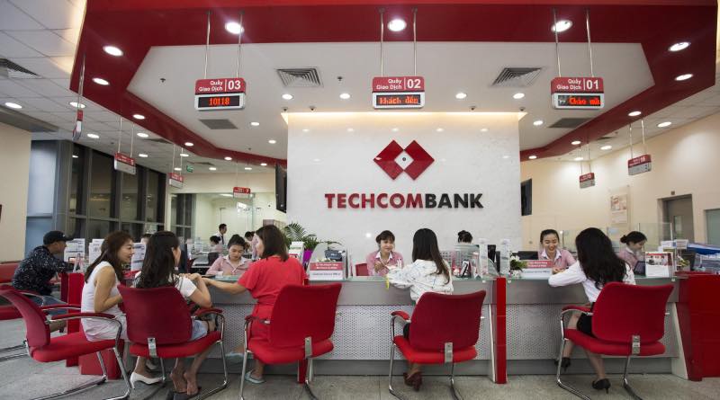 techcombank-thu-phi-dich-vu-bao-nhieu-giao-dich