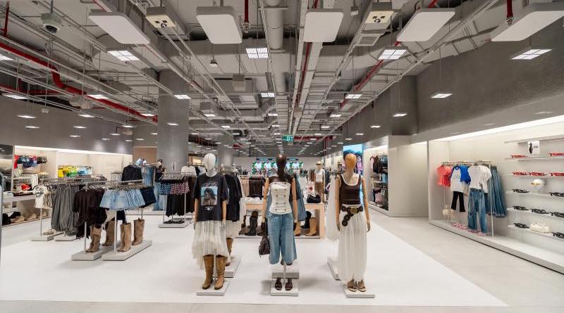 cua-hang-bershka-dau-tien-o-ha-noi-do-nu
