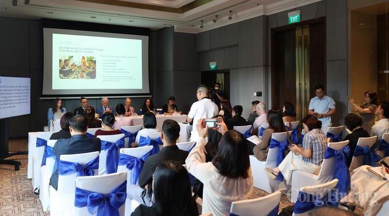 trien-lam-do-uong-cao-cap-2026-HOP-BAO