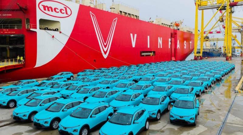 green-sm-ra-mat-taxi-dien-tai-dan-mach-mo-rong-dau-an-viet-nam-o-chau-au-VINFAST